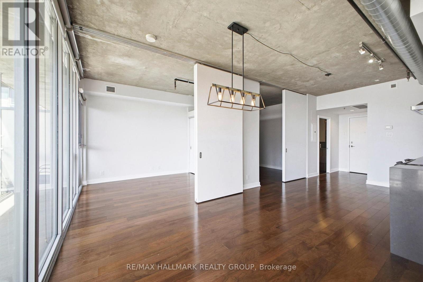 548 - 340 Mcleod Street, Ottawa, Ontario  K2P 1A4 - Photo 10 - X12845442