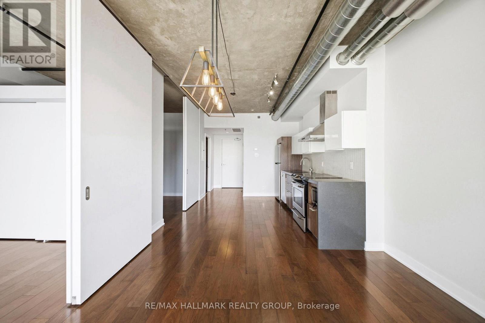 548 - 340 Mcleod Street, Ottawa, Ontario  K2P 1A4 - Photo 11 - X12845442