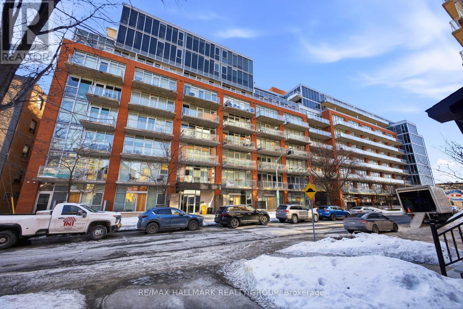 548 - 340 Mcleod Street, Ottawa, Ontario  K2P 1A4 - Photo 2 - X12845442