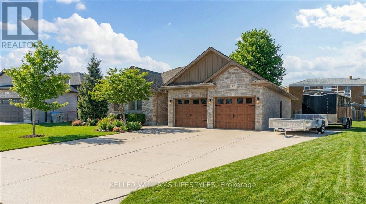 12 Mckinlay Avenue, Lambton Shores, Ontario  N0N 1J0 - Photo 2 - X12845392