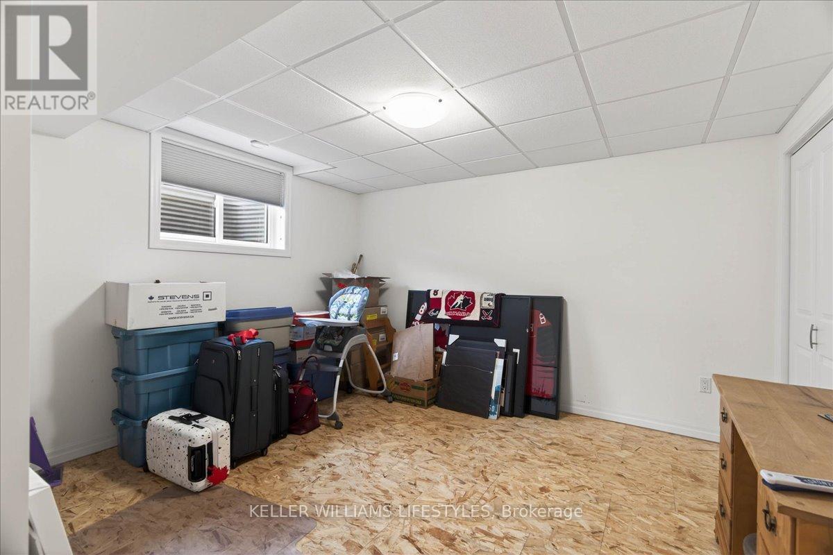 12 Mckinlay Avenue, Lambton Shores, Ontario  N0N 1J0 - Photo 27 - X12845392