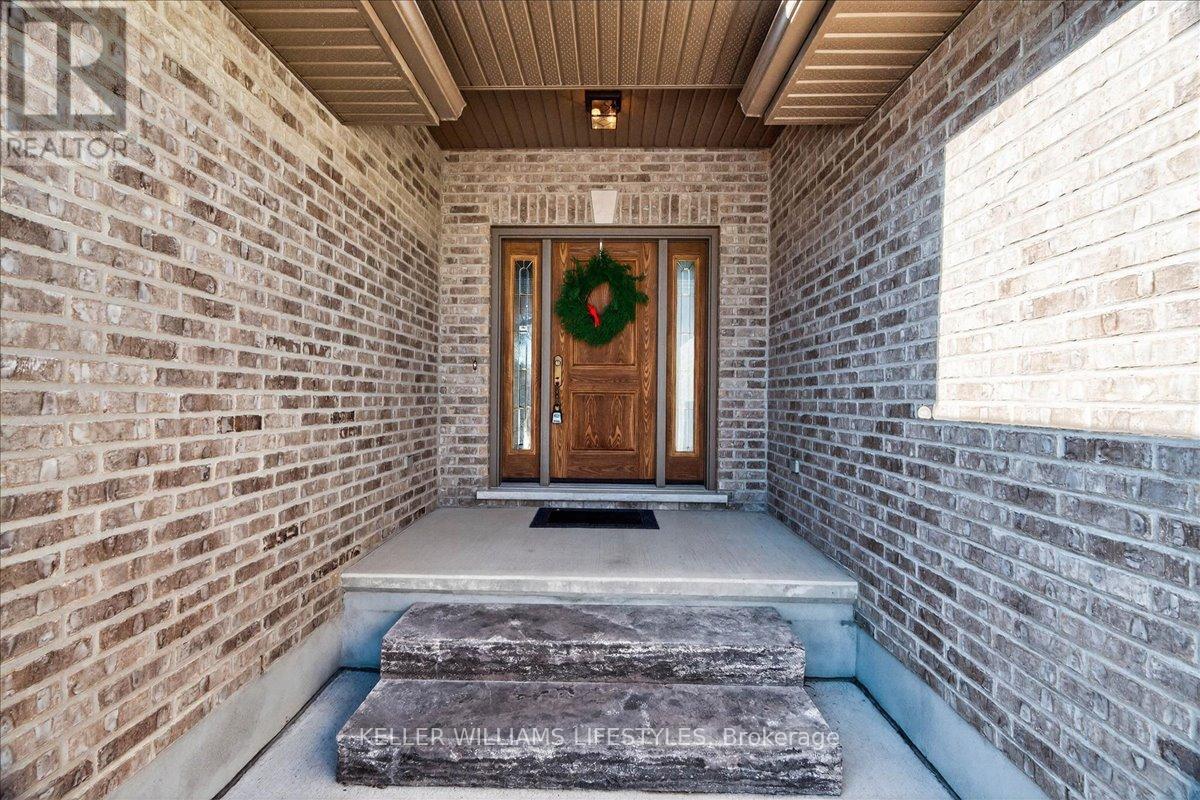 12 Mckinlay Avenue, Lambton Shores, Ontario  N0N 1J0 - Photo 3 - X12845392