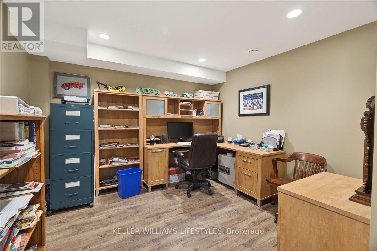 12 Mckinlay Avenue, Lambton Shores, Ontario  N0N 1J0 - Photo 30 - X12845392