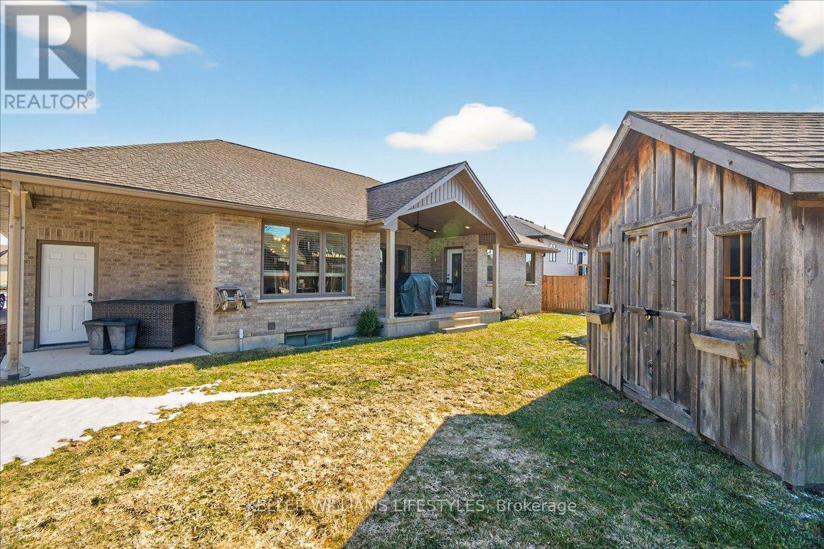 12 Mckinlay Avenue, Lambton Shores, Ontario  N0N 1J0 - Photo 34 - X12845392