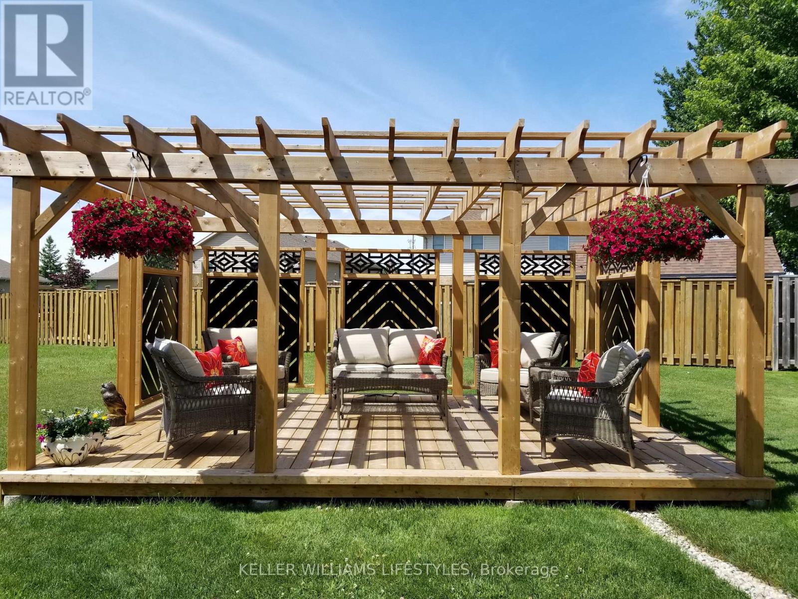 12 Mckinlay Avenue, Lambton Shores, Ontario  N0N 1J0 - Photo 36 - X12845392