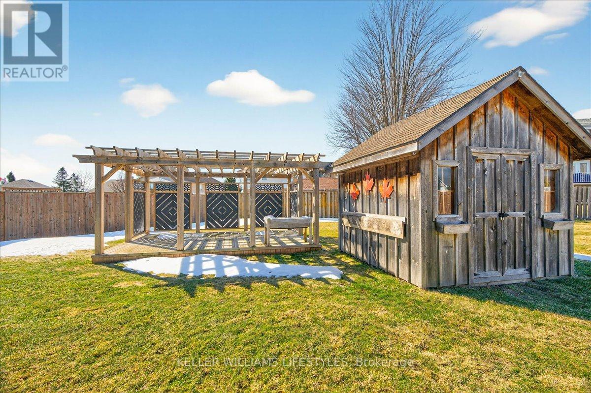 12 Mckinlay Avenue, Lambton Shores, Ontario  N0N 1J0 - Photo 38 - X12845392