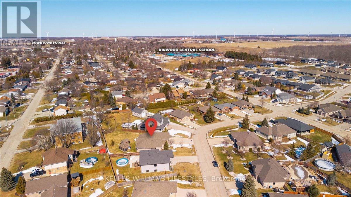 12 Mckinlay Avenue, Lambton Shores, Ontario  N0N 1J0 - Photo 4 - X12845392