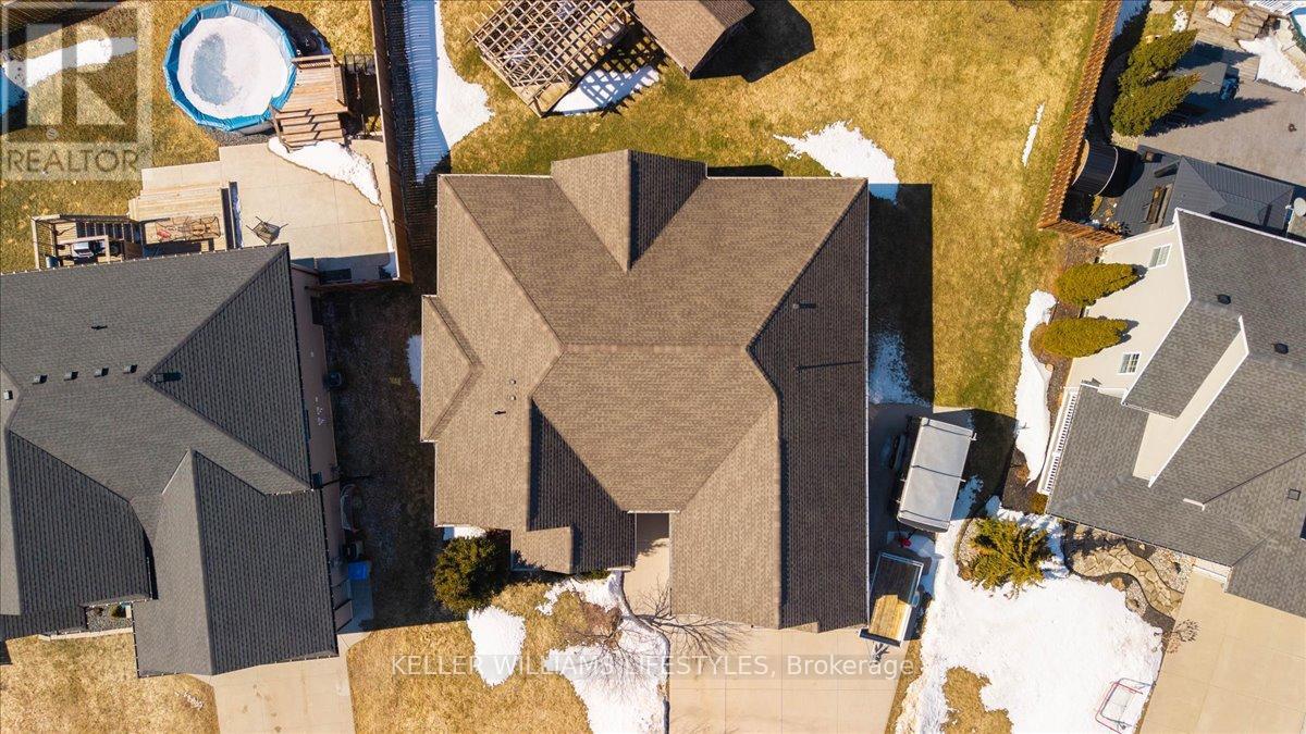 12 Mckinlay Avenue, Lambton Shores, Ontario  N0N 1J0 - Photo 40 - X12845392