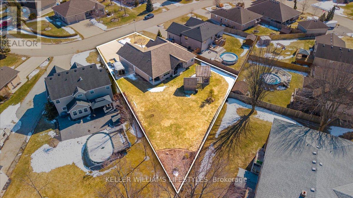 12 Mckinlay Avenue, Lambton Shores, Ontario  N0N 1J0 - Photo 43 - X12845392