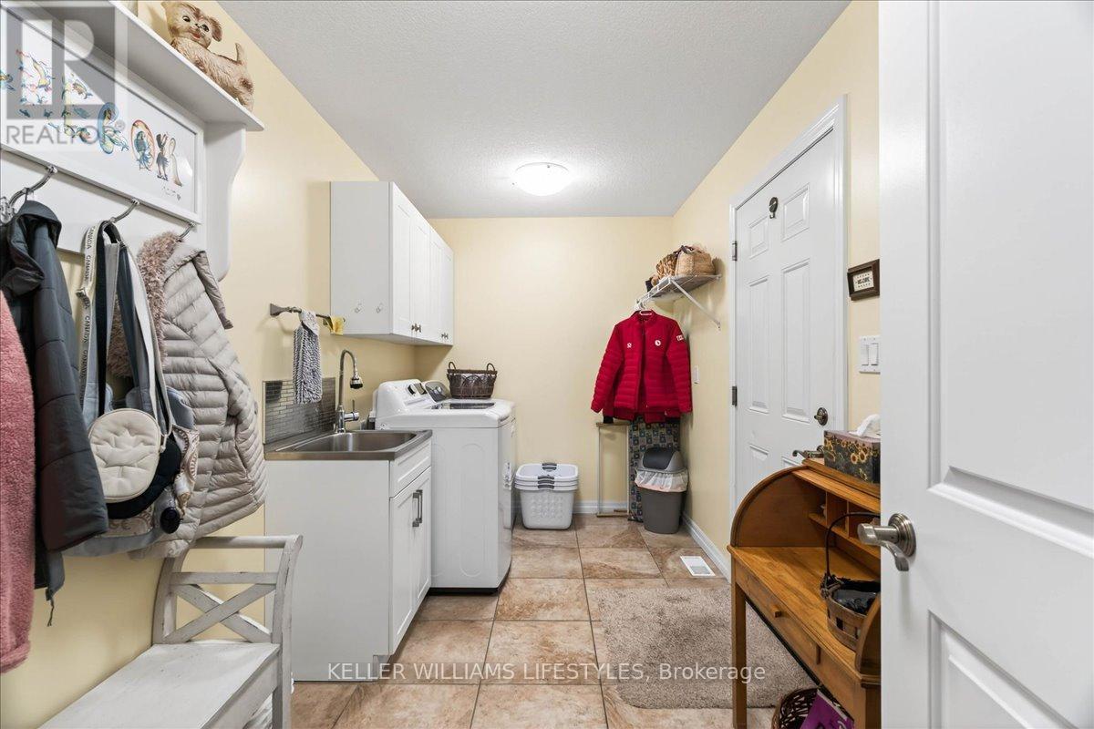 12 Mckinlay Avenue, Lambton Shores, Ontario  N0N 1J0 - Photo 7 - X12845392