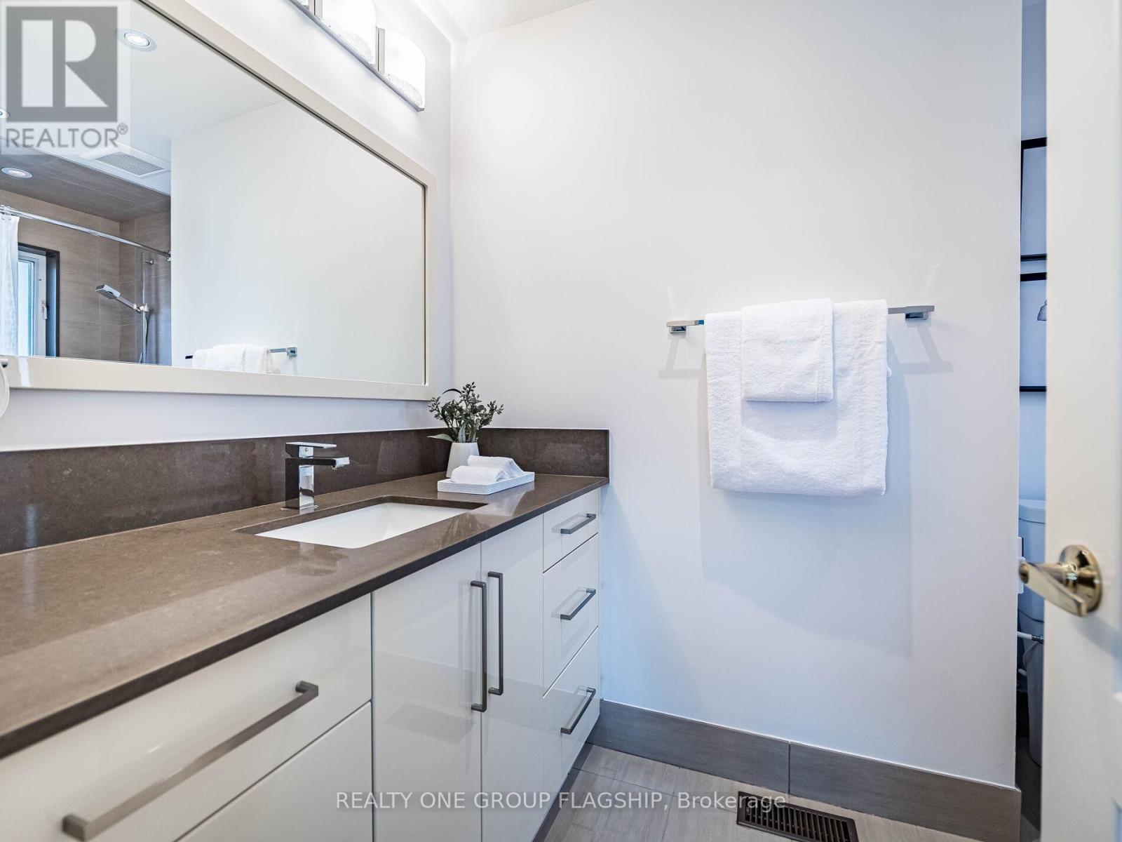 5290 Hilton Court, Mississauga, Ontario  L5M 5B5 - Photo 38 - W12779020