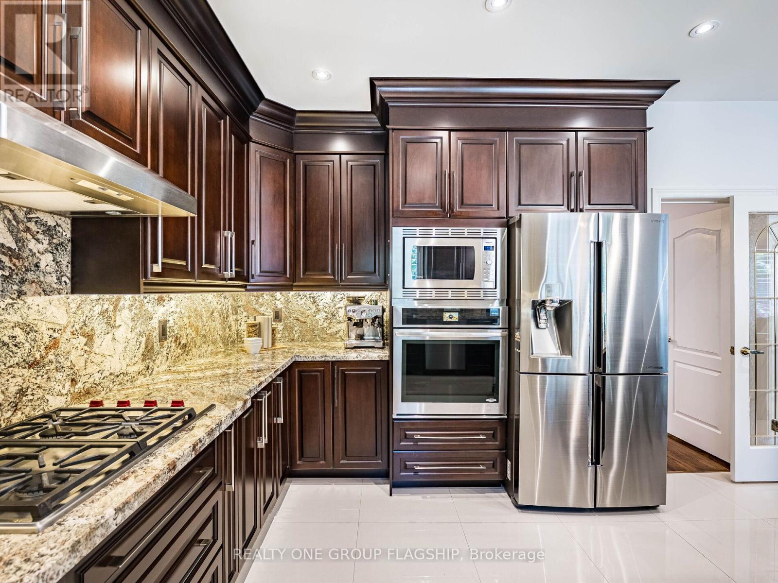 5290 Hilton Court, Mississauga, Ontario  L5M 5B5 - Photo 20 - W12779020