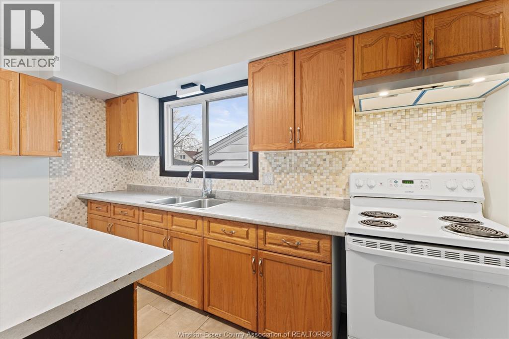 3774 Myrtle, Windsor, Ontario N9C 2C8 - Photo 13 - 26004513