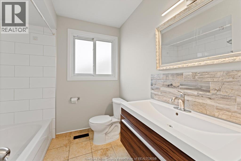 3774 Myrtle, Windsor, Ontario N9C 2C8 - Photo 14 - 26004513