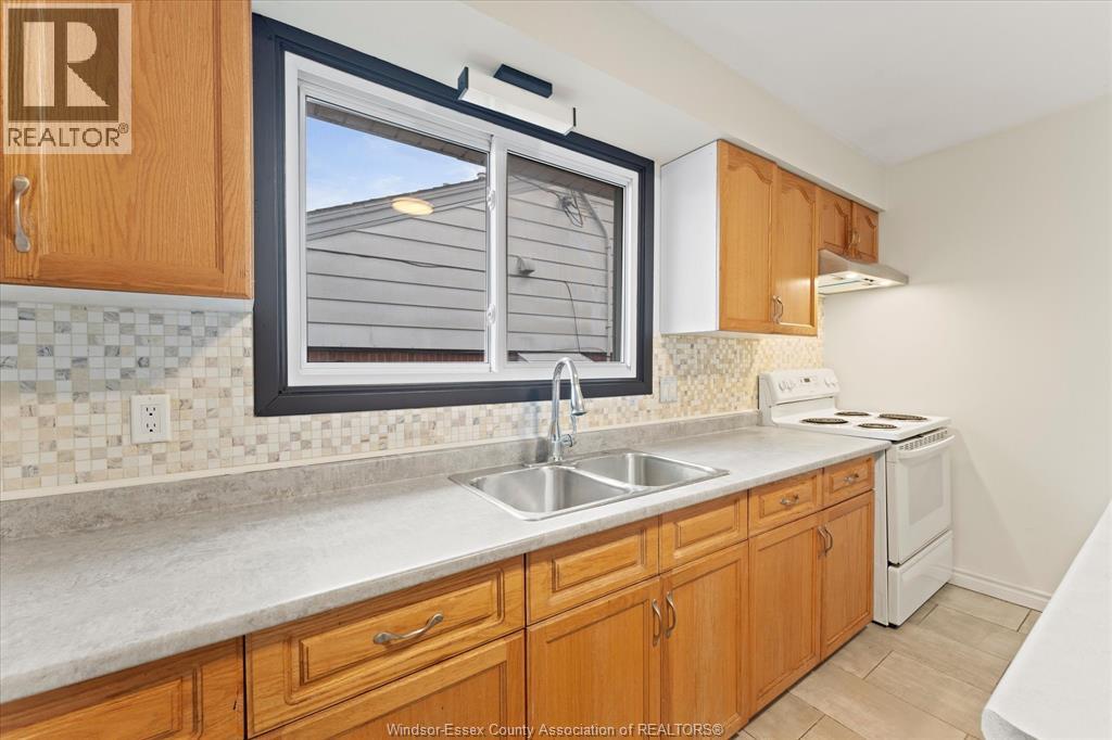 3774 Myrtle, Windsor, Ontario N9C 2C8 - Photo 11 - 26004513