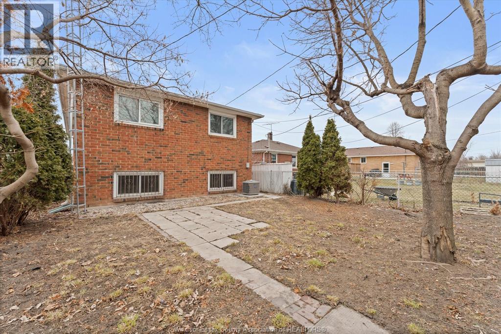 3774 Myrtle, Windsor, Ontario N9C 2C8 - Photo 34 - 26004513