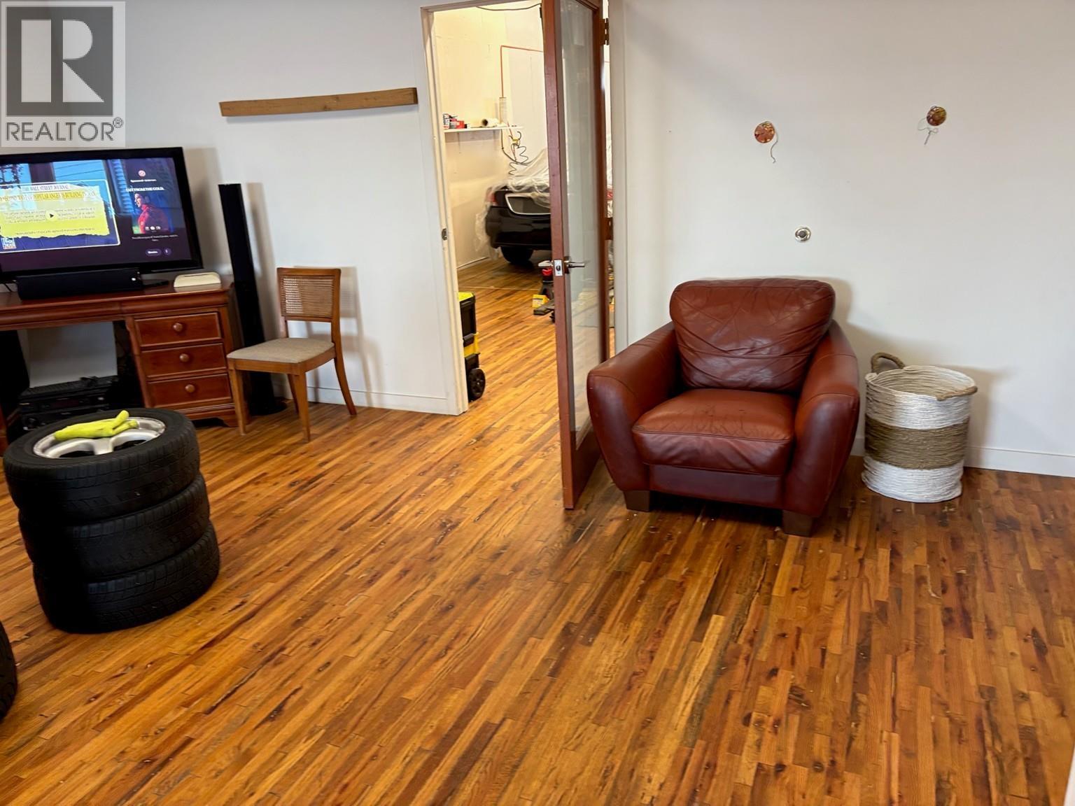 207 250 E Esplanade, North Vancouver, British Columbia  V7L 1A3 - Photo 14 - C8076553