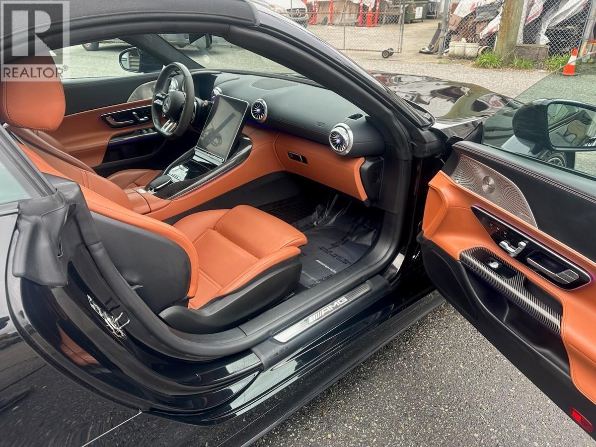 207 250 E Esplanade, North Vancouver, British Columbia  V7L 1A3 - Photo 4 - C8076553