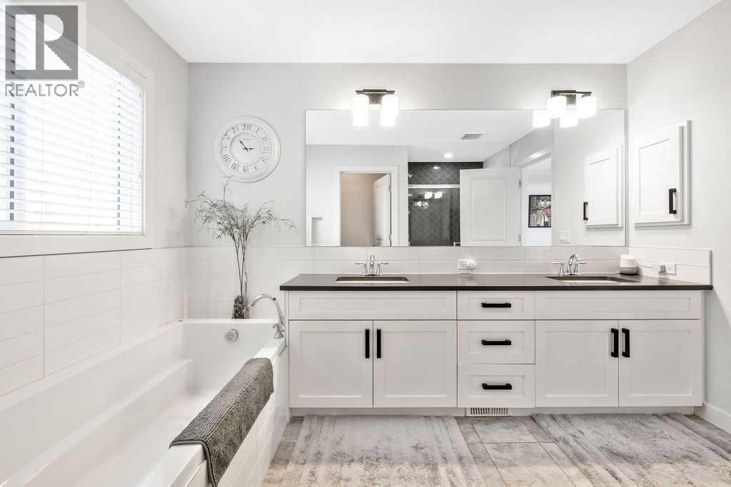 87 Mount Rae Heights, Okotoks, Alberta  T1S 1R1 - Photo 25 - A2290100