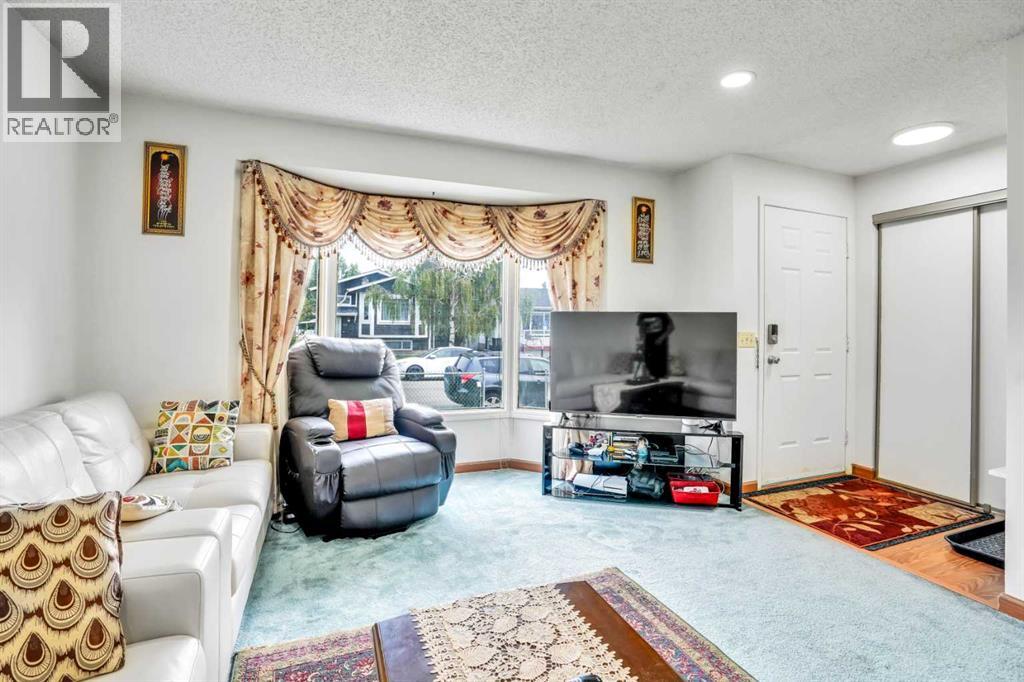 43 Falshire Close Ne, Calgary, Alberta  T3J 3A2 - Photo 3 - A2290129