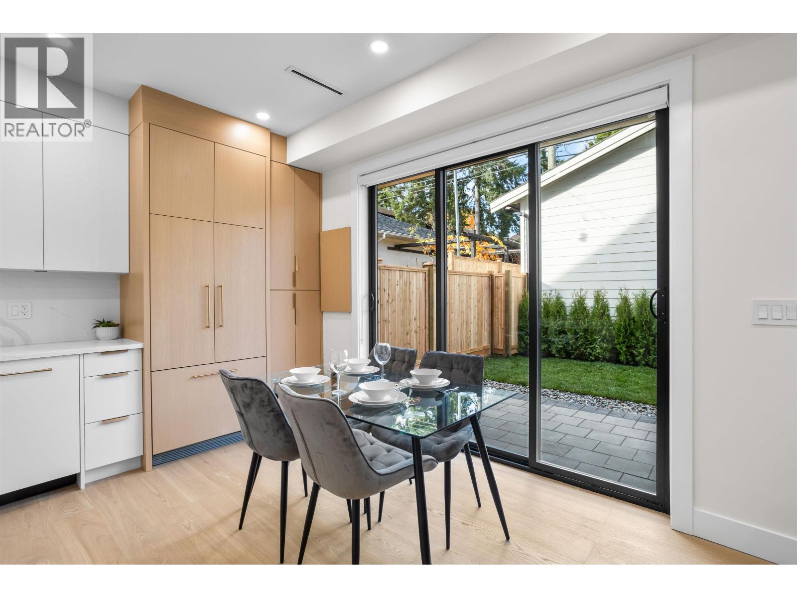 2 3429 Napier Street, Vancouver, British Columbia  V5K 2X5 - Photo 8 - R3096002