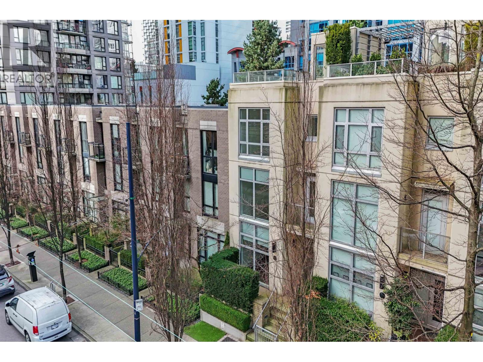 1237 Richards Street, Vancouver, British Columbia  V6B 3G3 - Photo 1 - R3096046