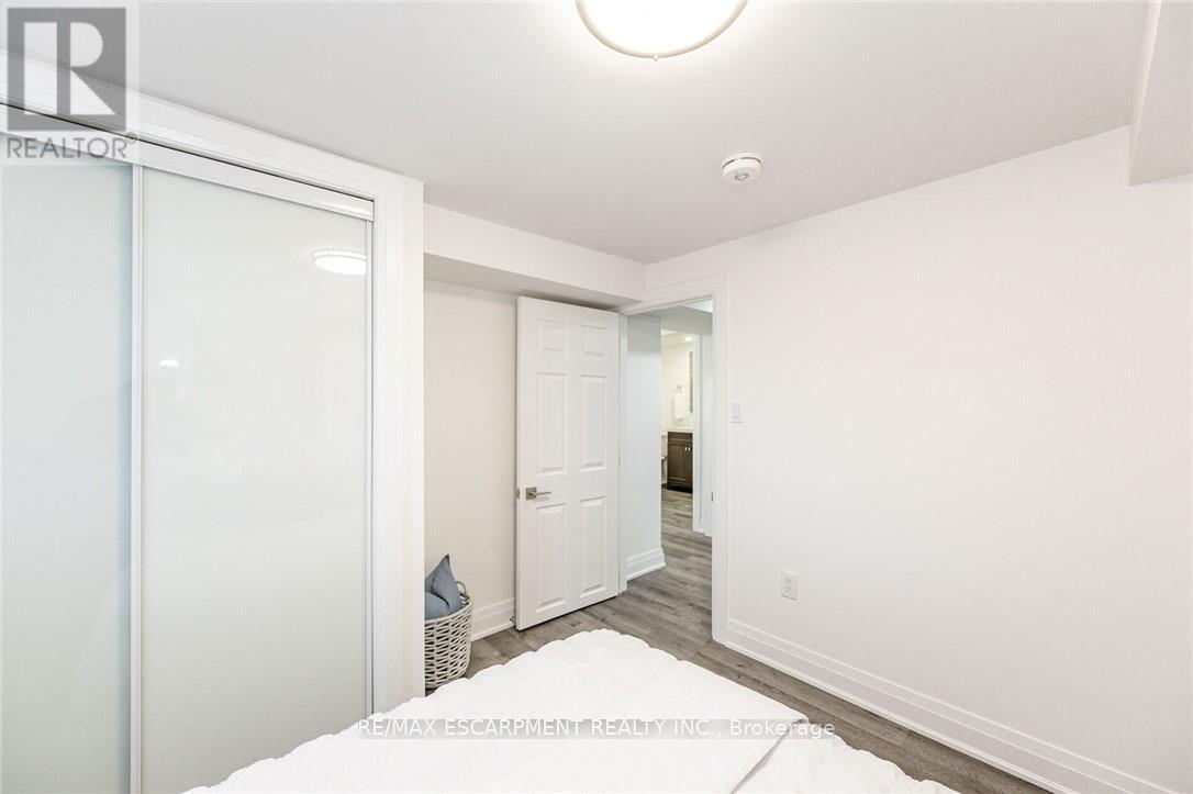 B - 476 Ferguson Avenue N, Hamilton, Ontario  L8L 4Z2 - Photo 6 - X12807756