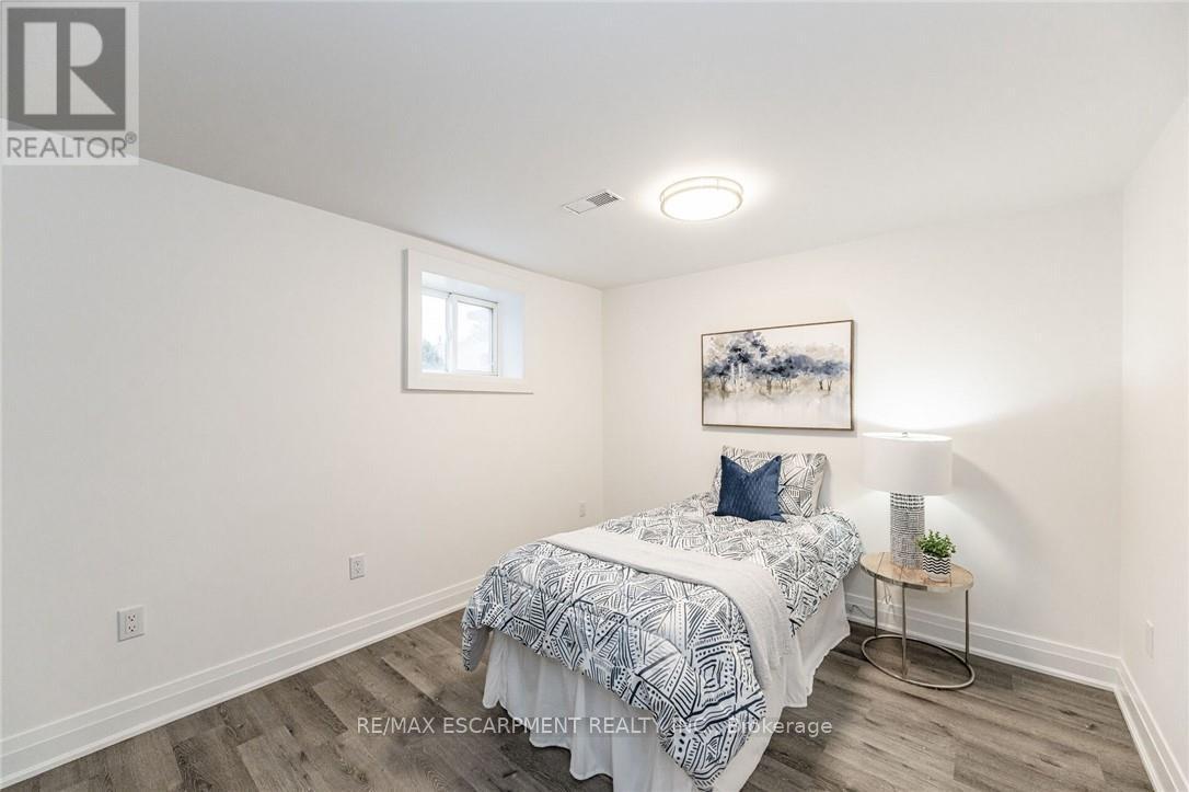 B - 476 Ferguson Avenue N, Hamilton, Ontario  L8L 4Z2 - Photo 7 - X12807756