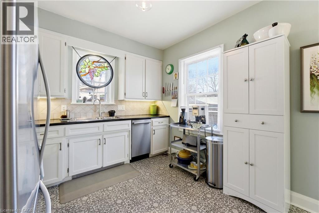 78 Stirling Avenue S, Kitchener, Ontario  N2G 3N9 - Photo 12 - 40805367