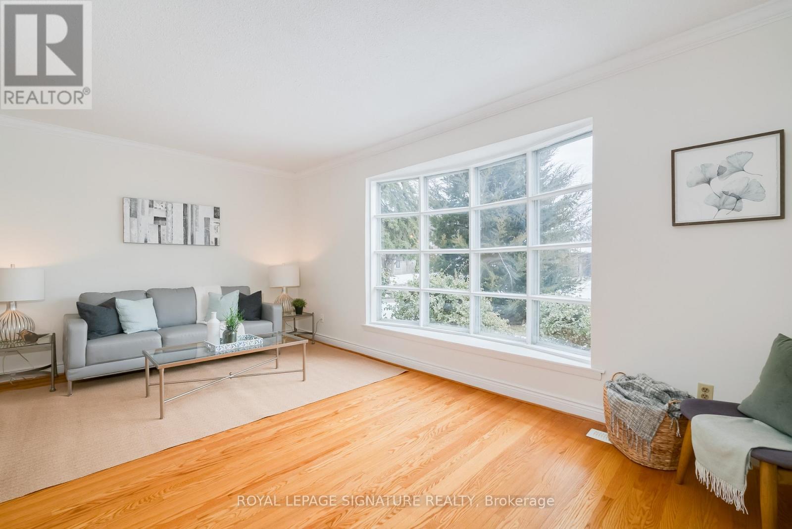 28 Grove Park Crescent, Toronto, Ontario  M2J 2C8 - Photo 3 - C12845382