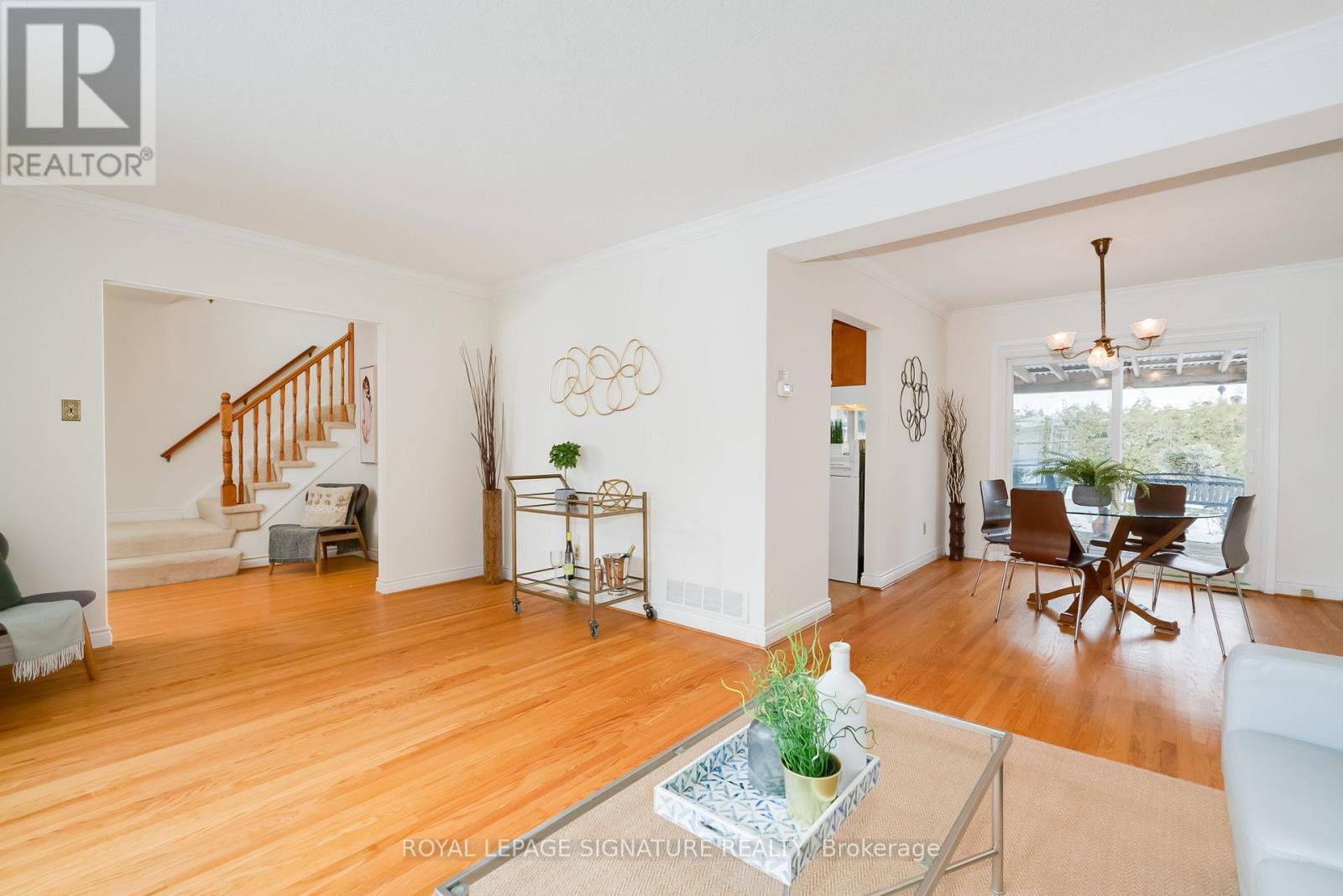 28 Grove Park Crescent, Toronto, Ontario  M2J 2C8 - Photo 4 - C12845382