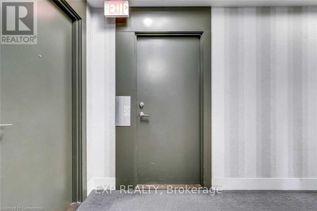 906 - 20 Bruyeres Mews, Toronto, Ontario  M5V 0G8 - Photo 6 - C12845434