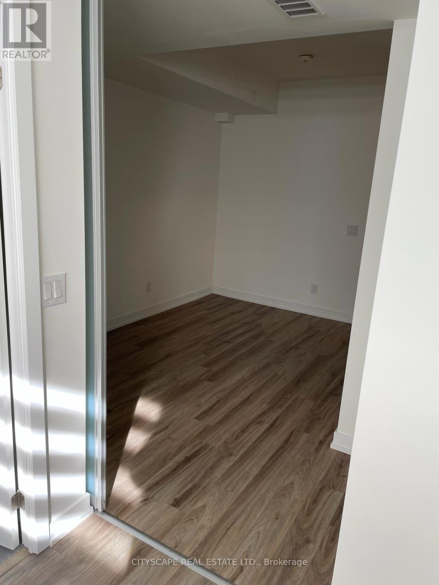 4 - 861 Sheppard Avenue W, Toronto, Ontario  M3H 0E9 - Photo 11 - C12845462