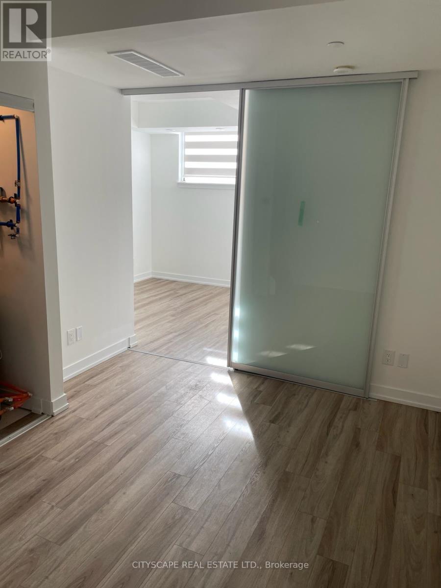 4 - 861 Sheppard Avenue W, Toronto, Ontario  M3H 0E9 - Photo 13 - C12845462