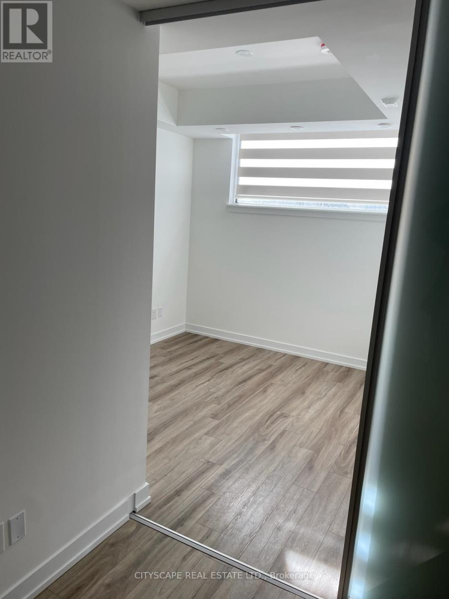 4 - 861 Sheppard Avenue W, Toronto, Ontario  M3H 0E9 - Photo 9 - C12845462