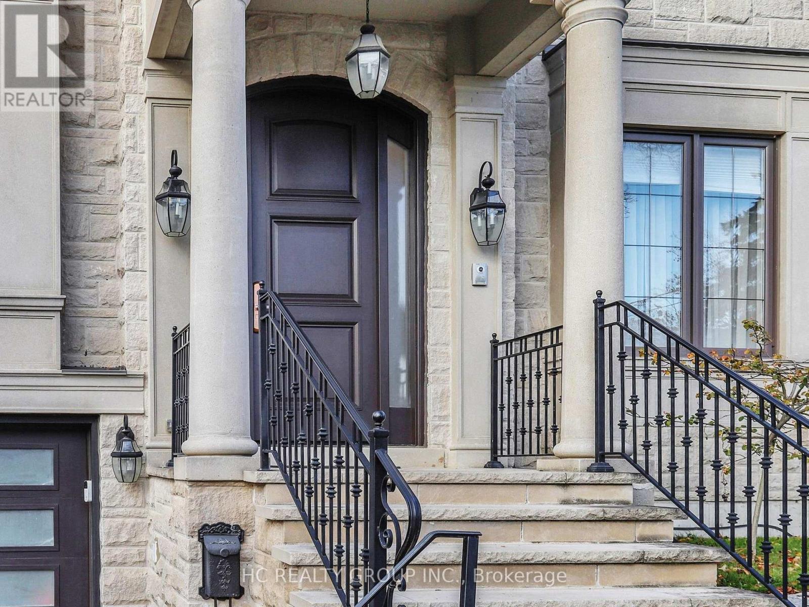 256 Park Home Avenue, Toronto, Ontario  M2R 1A3 - Photo 3 - C12845502