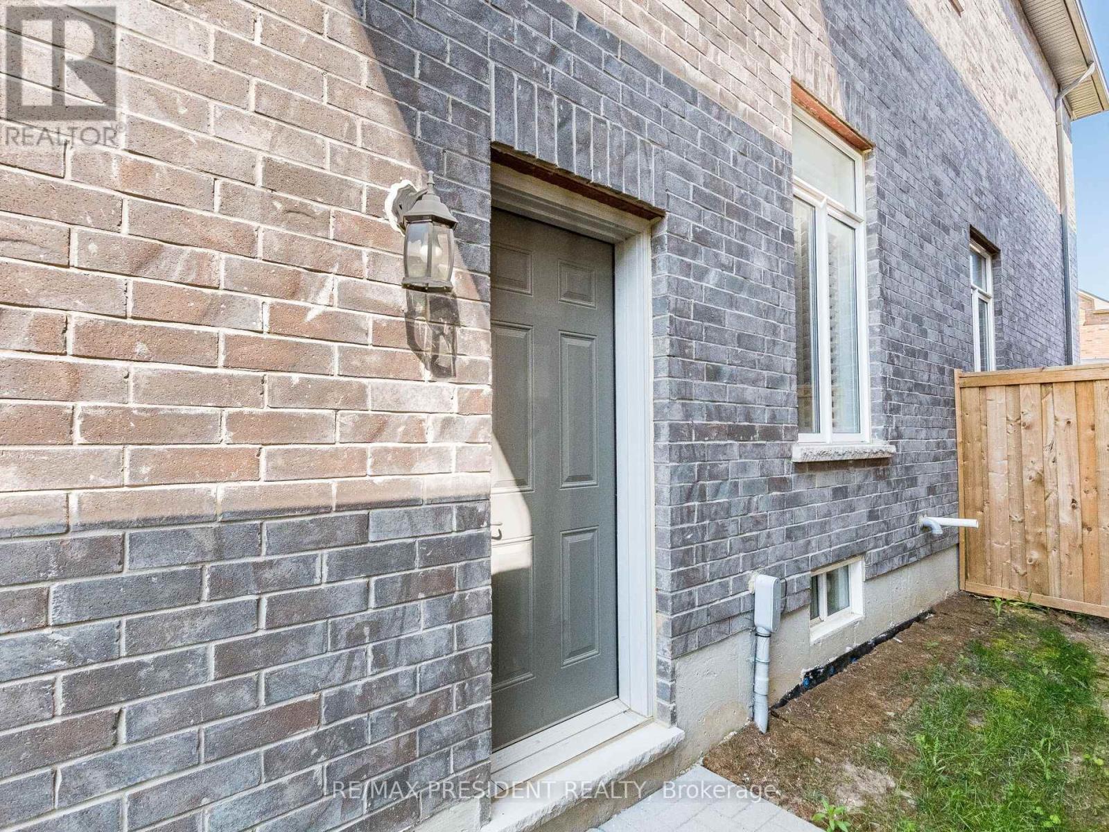 16 Monarch Drive, Halton Hills, Ontario  L7G 0M6 - Photo 43 - W12845336