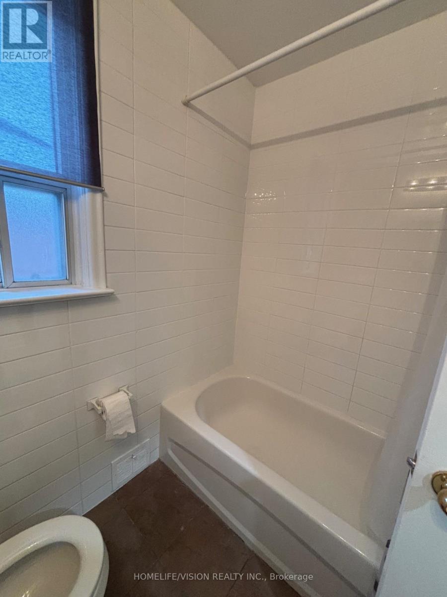 Main - 34 Inniswood Drive, Toronto, Ontario M1R 1E5 - Photo 8 - E12845430