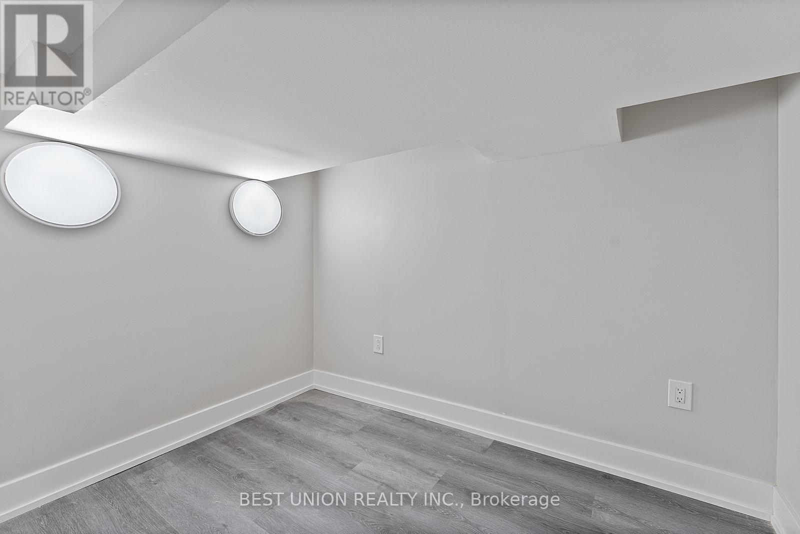 898 Greenwood Avenue, Toronto, Ontario  M4J 4B8 - Photo 27 - E12845454