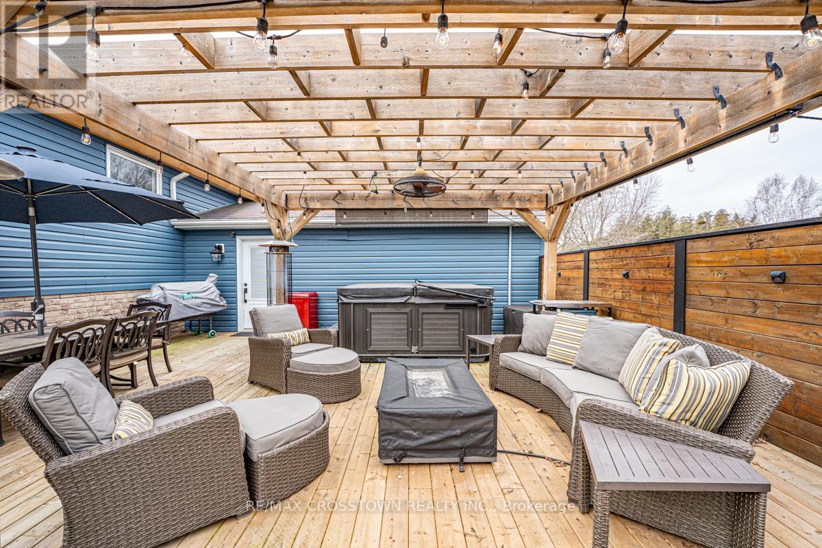 229 Thornton Avenue, Essa (Thornton), Ontario  L0L 2N0 - Photo 26 - N12845482