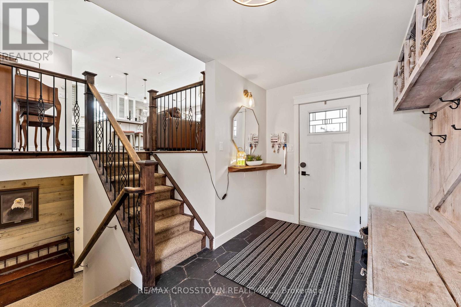 229 Thornton Avenue, Essa (Thornton), Ontario  L0L 2N0 - Photo 4 - N12845482