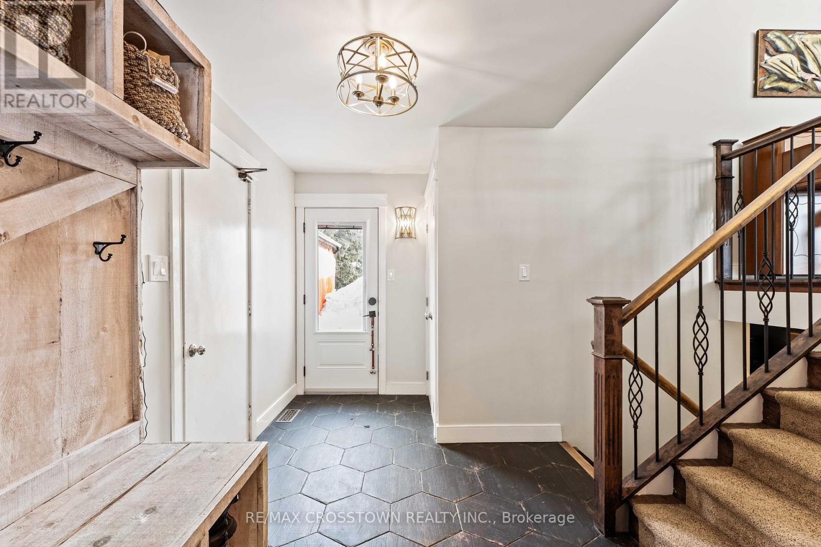 229 Thornton Avenue, Essa (Thornton), Ontario  L0L 2N0 - Photo 5 - N12845482