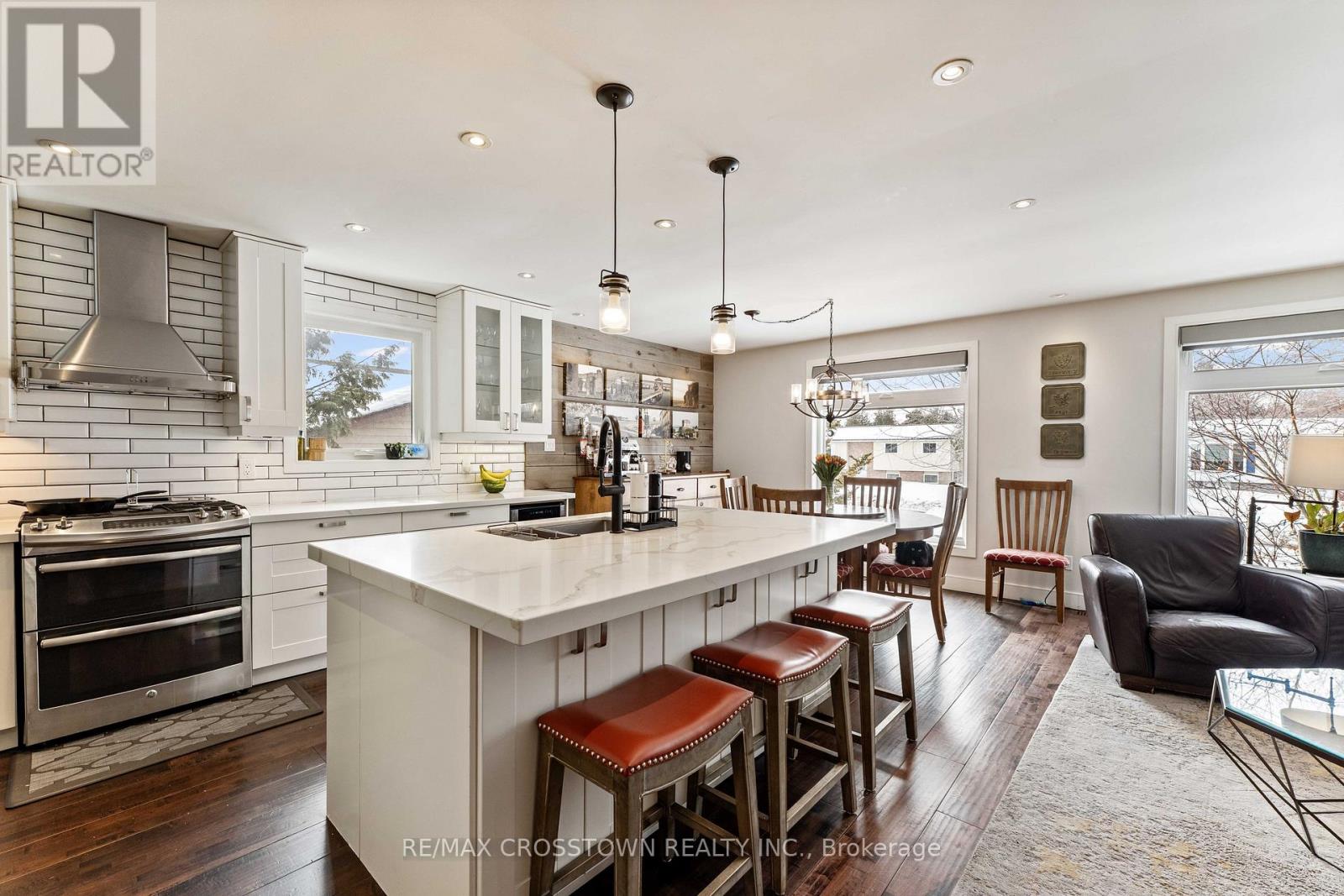 229 Thornton Avenue, Essa (Thornton), Ontario  L0L 2N0 - Photo 6 - N12845482