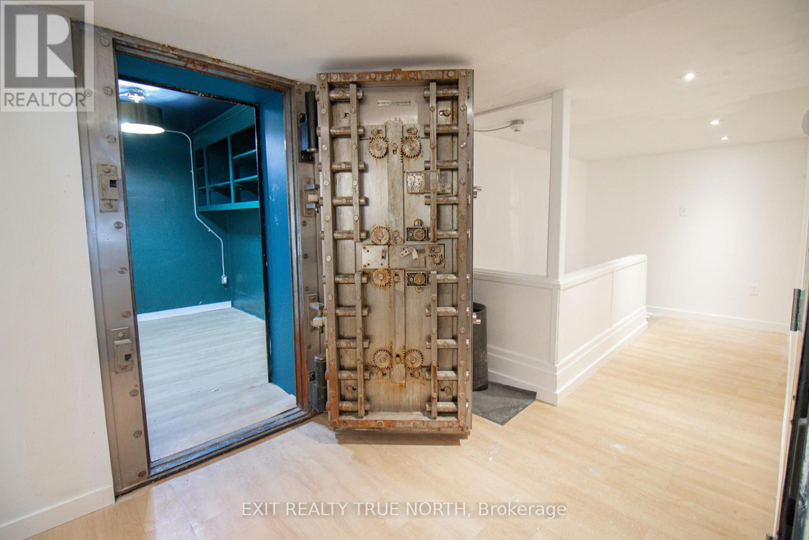 12 Dunlop Street E, Barrie (City Centre), Ontario L4M 1A3 - Photo 14 - S12845420