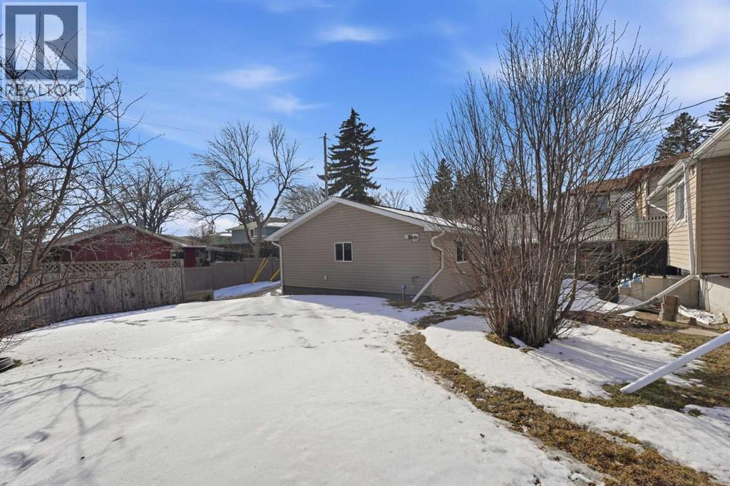 1 Thorncliffe Crescent Nw, Calgary, Alberta  T2K 3A9 - Photo 33 - A2290536