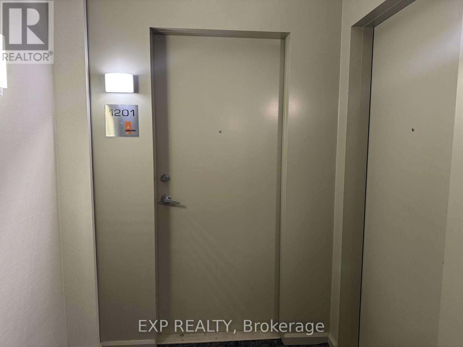 1201 - 220 Burnhamthorpe Road W, Mississauga, Ontario  L5B 4N4 - Photo 2 - W12845410