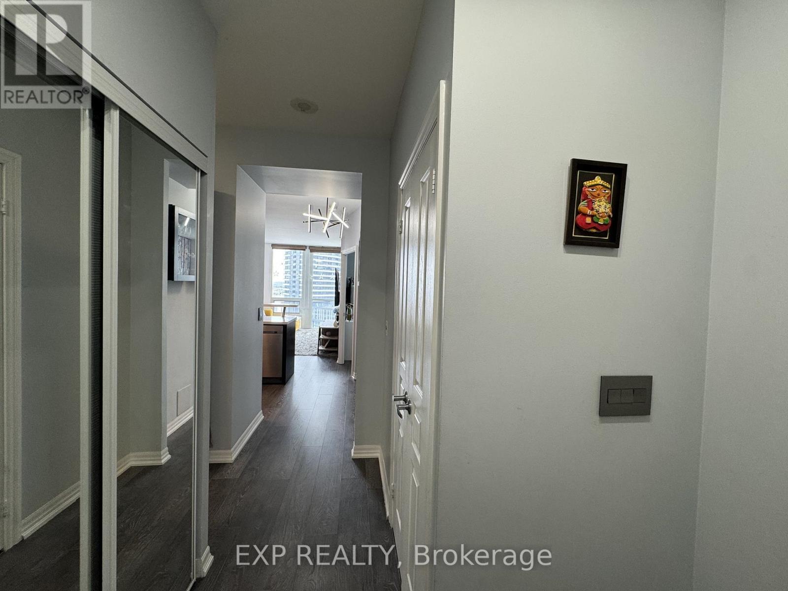 1201 - 220 Burnhamthorpe Road W, Mississauga, Ontario  L5B 4N4 - Photo 3 - W12845410