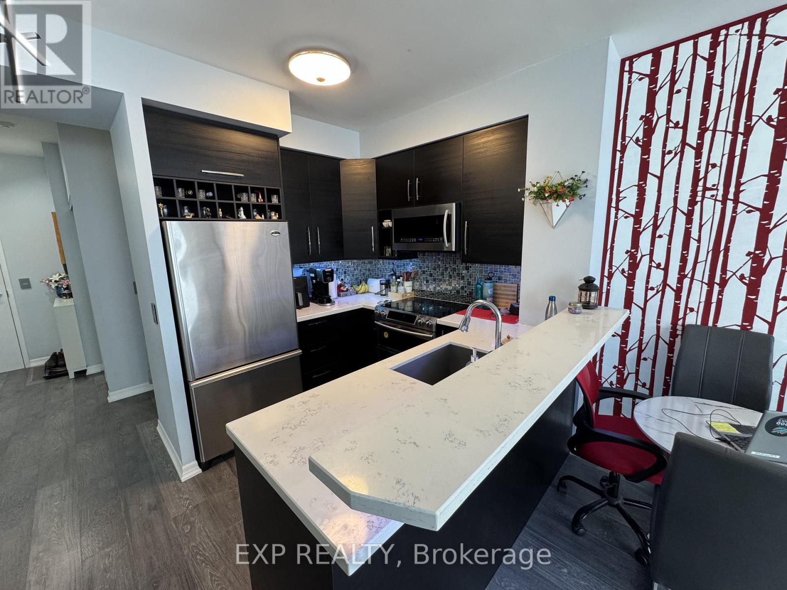 1201 - 220 Burnhamthorpe Road W, Mississauga, Ontario  L5B 4N4 - Photo 6 - W12845410