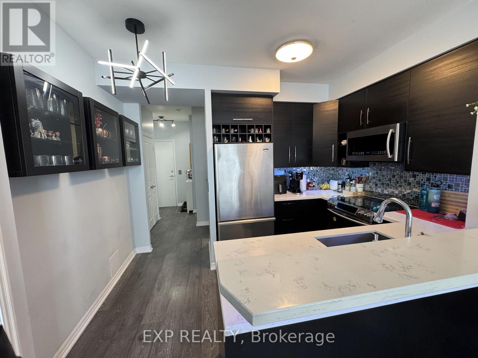 1201 - 220 Burnhamthorpe Road W, Mississauga, Ontario  L5B 4N4 - Photo 7 - W12845410