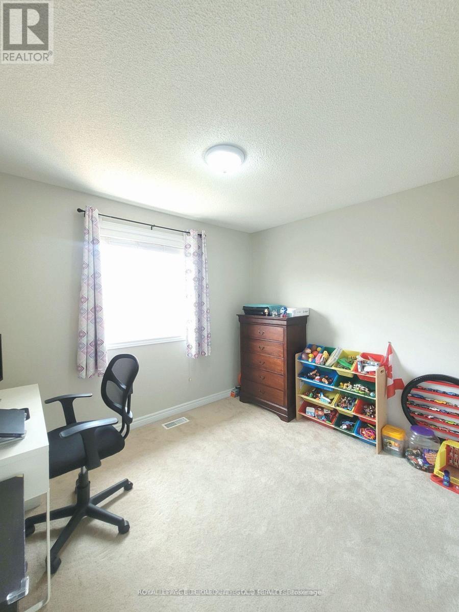 5231 Autumn Harvest Way, Burlington, Ontario  L7L 7J5 - Photo 18 - W12845412